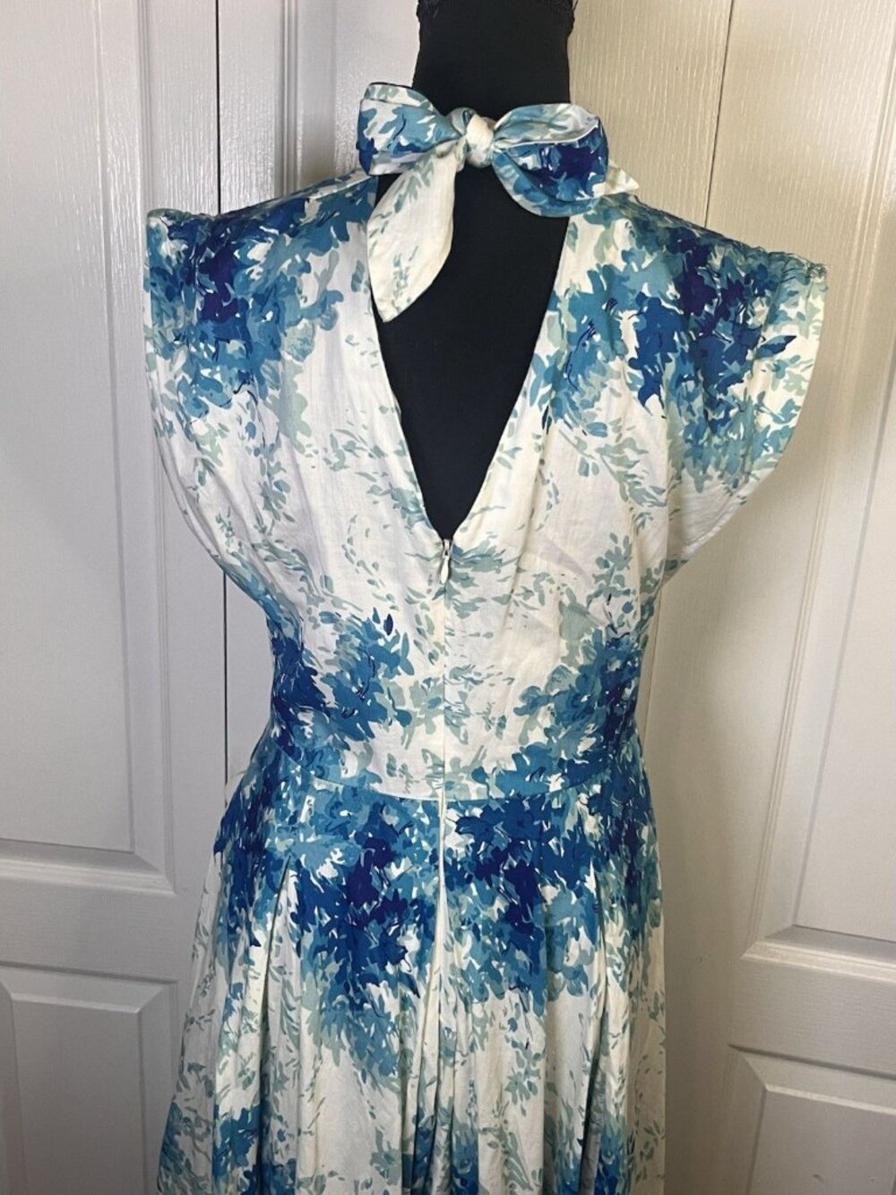 Anthropologie Maple Anabelle Dress Sz 10 Halter Neck Hydrangea Floral Fit & Flar - Picture 7 of 11